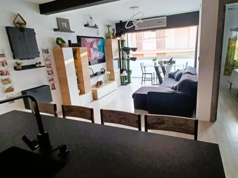 Spacious, refurbished penthouse 100 metres from the beach in Torre de la Horadada