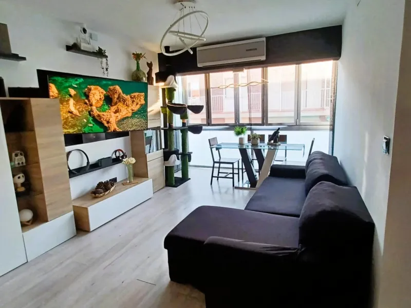 Spacious, refurbished penthouse 100 metres from the beach in Torre de la Horadada