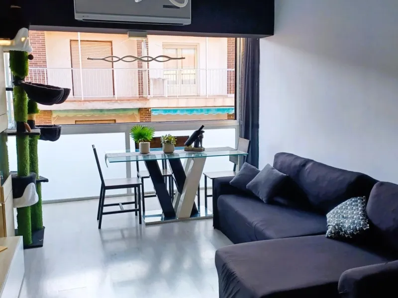 Spacious, refurbished penthouse 100 metres from the beach in Torre de la Horadada