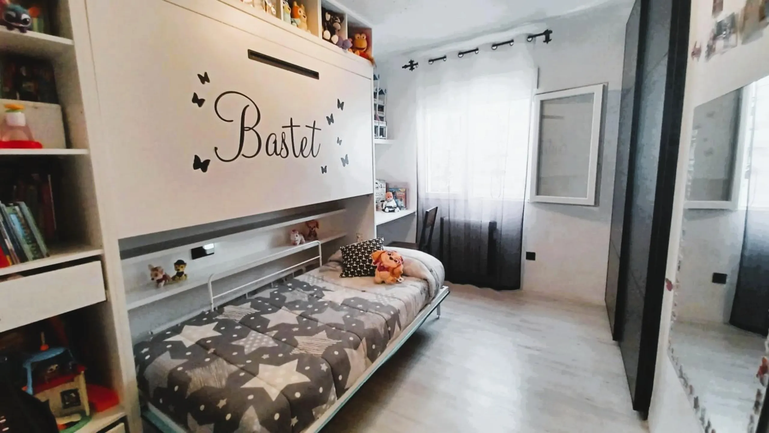 Spacious, refurbished penthouse 100 metres from the beach in Torre de la Horadada