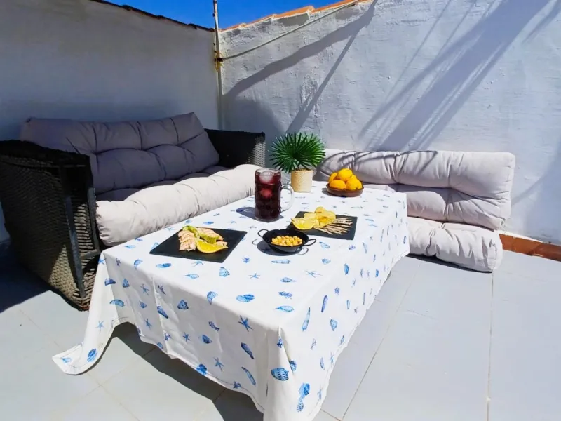 Spacious, refurbished penthouse 100 metres from the beach in Torre de la Horadada