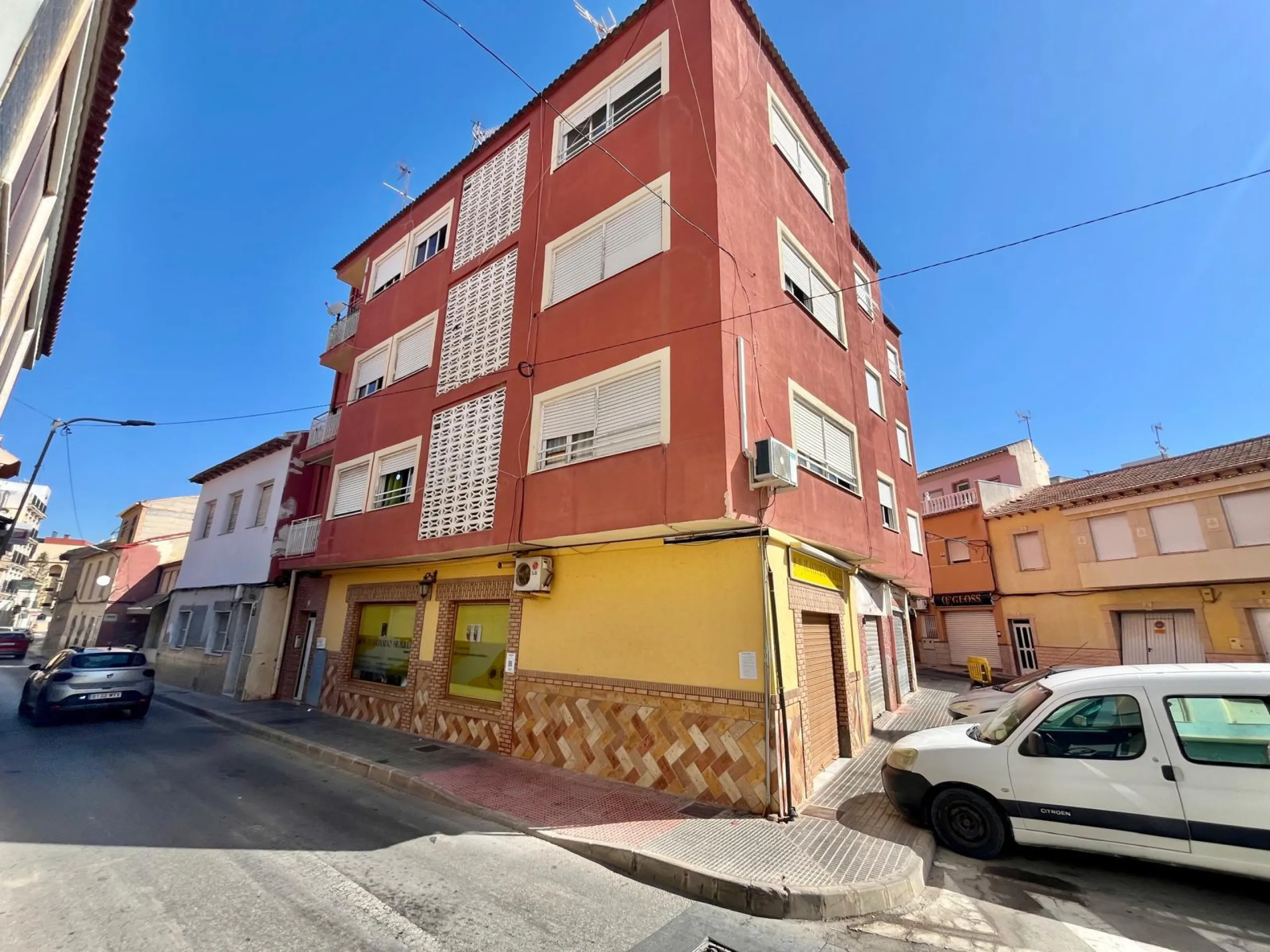 Amplia vivienda de 3 dormitorios en Rojales con vistas despejadas