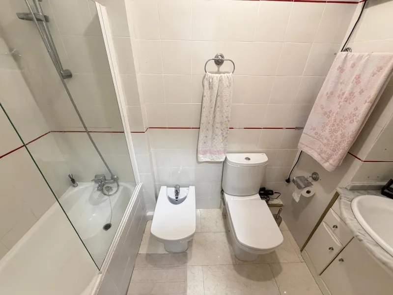 1 BEDROOM APARTMENT. 1 BATHROOM. WITH SIDE SEA VIEWS AND 200 METERS FROM LOS LOCOS BEACH. BUILT AREA 52 M2.