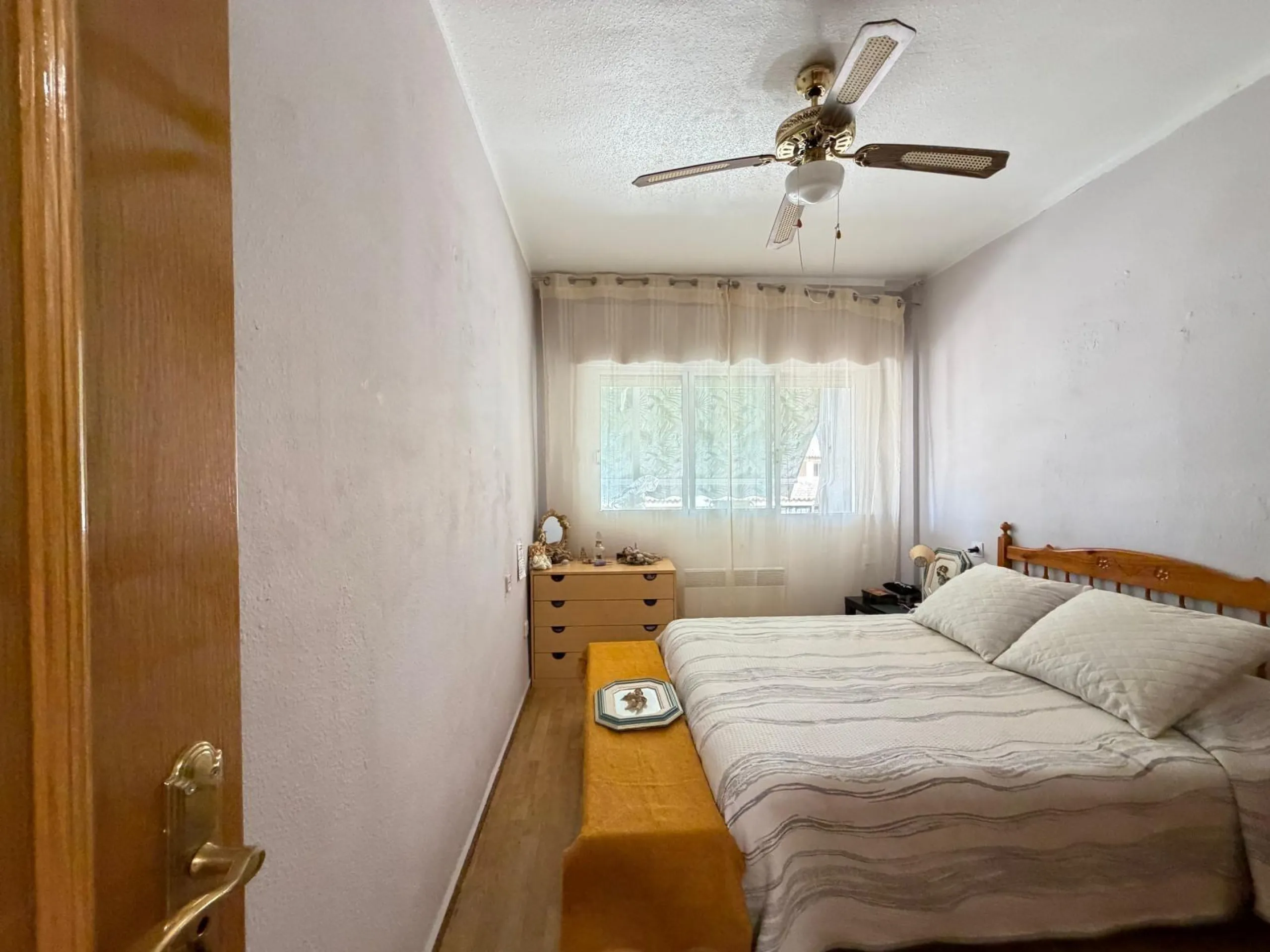 1 BEDROOM APARTMENT. 1 BATHROOM. WITH SIDE SEA VIEWS AND 200 METERS FROM LOS LOCOS BEACH. BUILT AREA 52 M2.