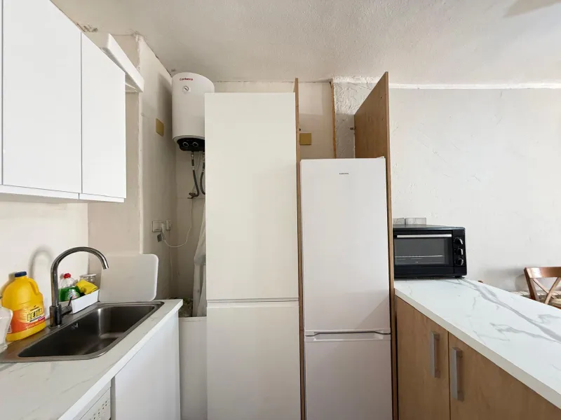 1 BEDROOM APARTMENT. 1 BATHROOM. WITH SIDE SEA VIEWS AND 200 METERS FROM LOS LOCOS BEACH. BUILT AREA 52 M2.
