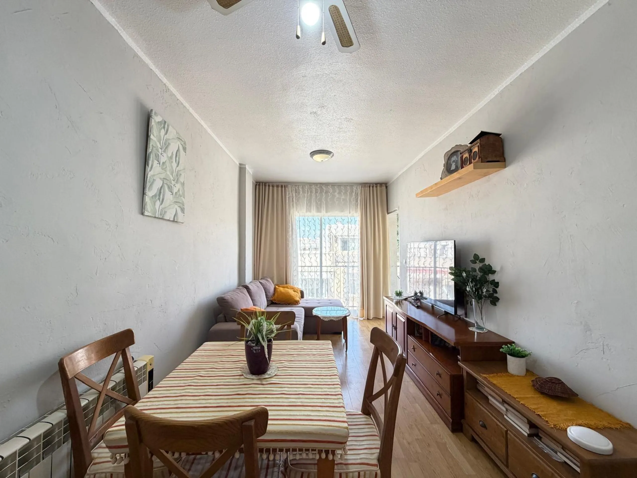 1 BEDROOM APARTMENT. 1 BATHROOM. WITH SIDE SEA VIEWS AND 200 METERS FROM LOS LOCOS BEACH. BUILT AREA 52 M2.