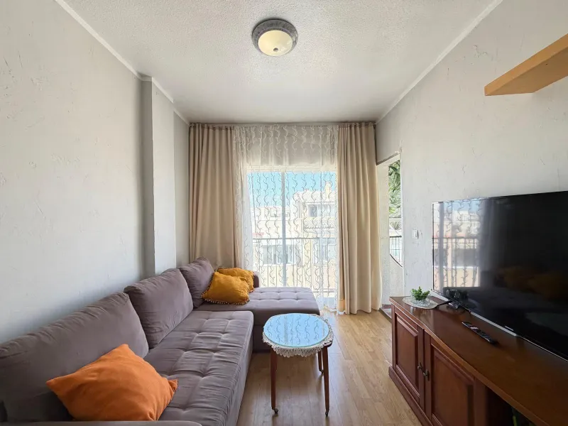 1 BEDROOM APARTMENT. 1 BATHROOM. WITH SIDE SEA VIEWS AND 200 METERS FROM LOS LOCOS BEACH. BUILT AREA 52 M2.