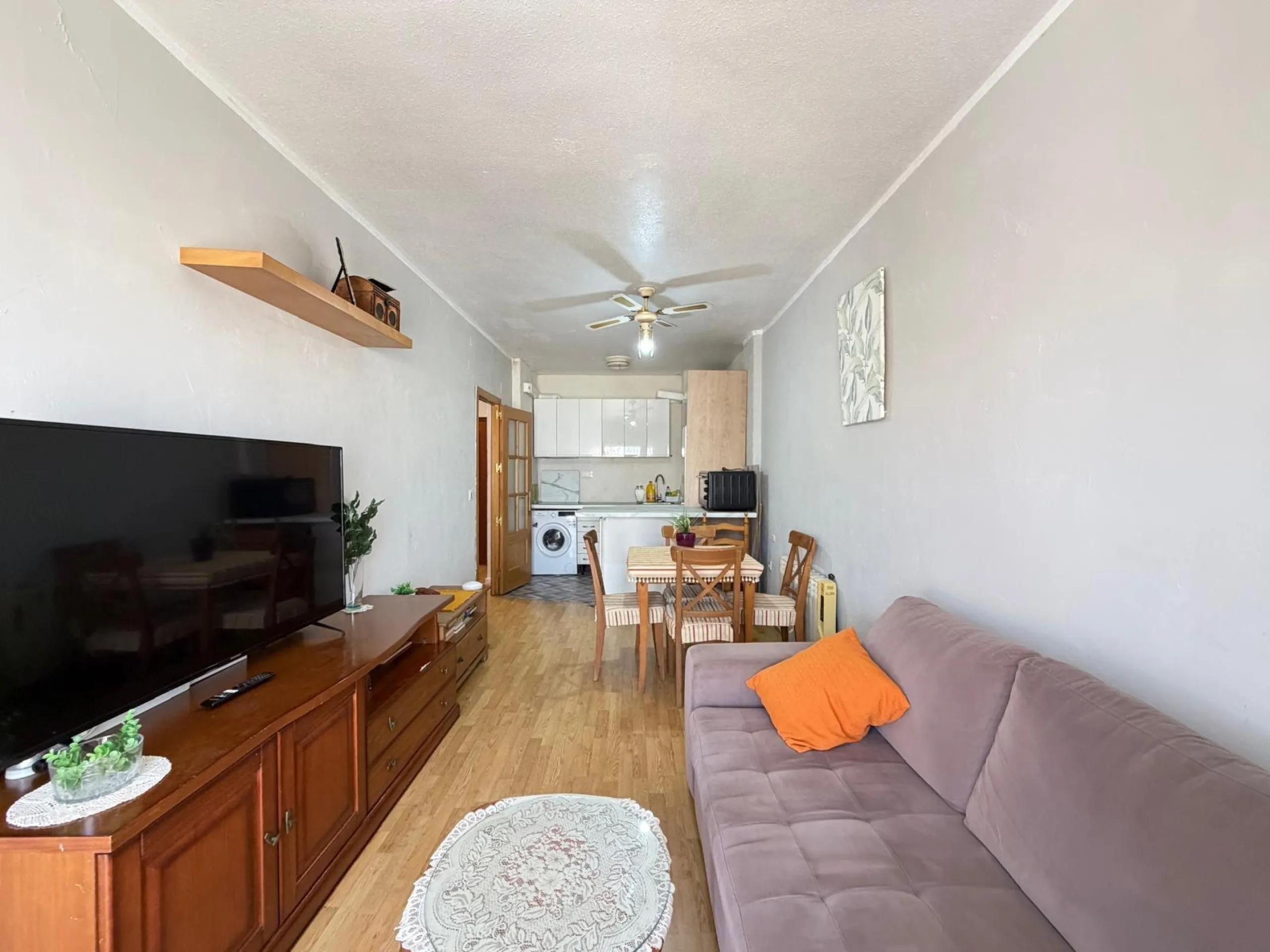 1 BEDROOM APARTMENT. 1 BATHROOM. WITH SIDE SEA VIEWS AND 200 METERS FROM LOS LOCOS BEACH. BUILT AREA 52 M2.