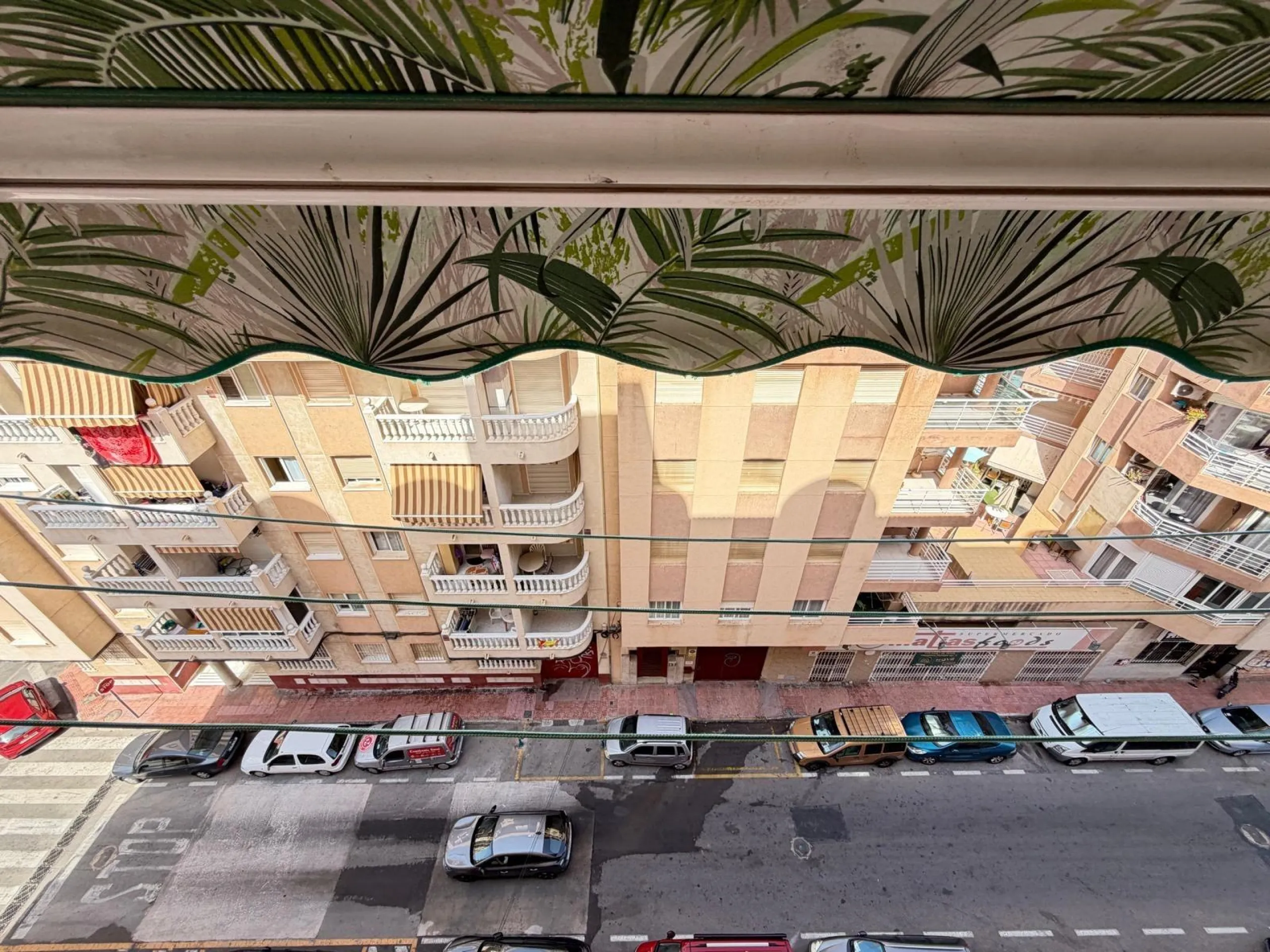 1 BEDROOM APARTMENT. 1 BATHROOM. WITH SIDE SEA VIEWS AND 200 METERS FROM LOS LOCOS BEACH. BUILT AREA 52 M2.