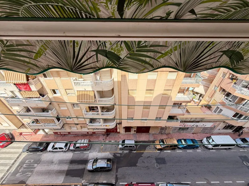 1 BEDROOM APARTMENT. 1 BATHROOM. WITH SIDE SEA VIEWS AND 200 METERS FROM LOS LOCOS BEACH. BUILT AREA 52 M2.