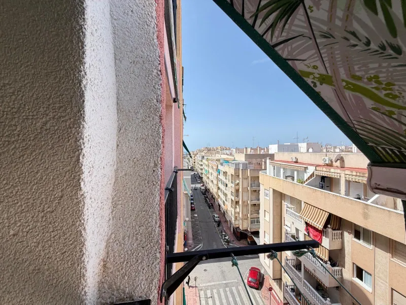 1 BEDROOM APARTMENT. 1 BATHROOM. WITH SIDE SEA VIEWS AND 200 METERS FROM LOS LOCOS BEACH. BUILT AREA 52 M2.
