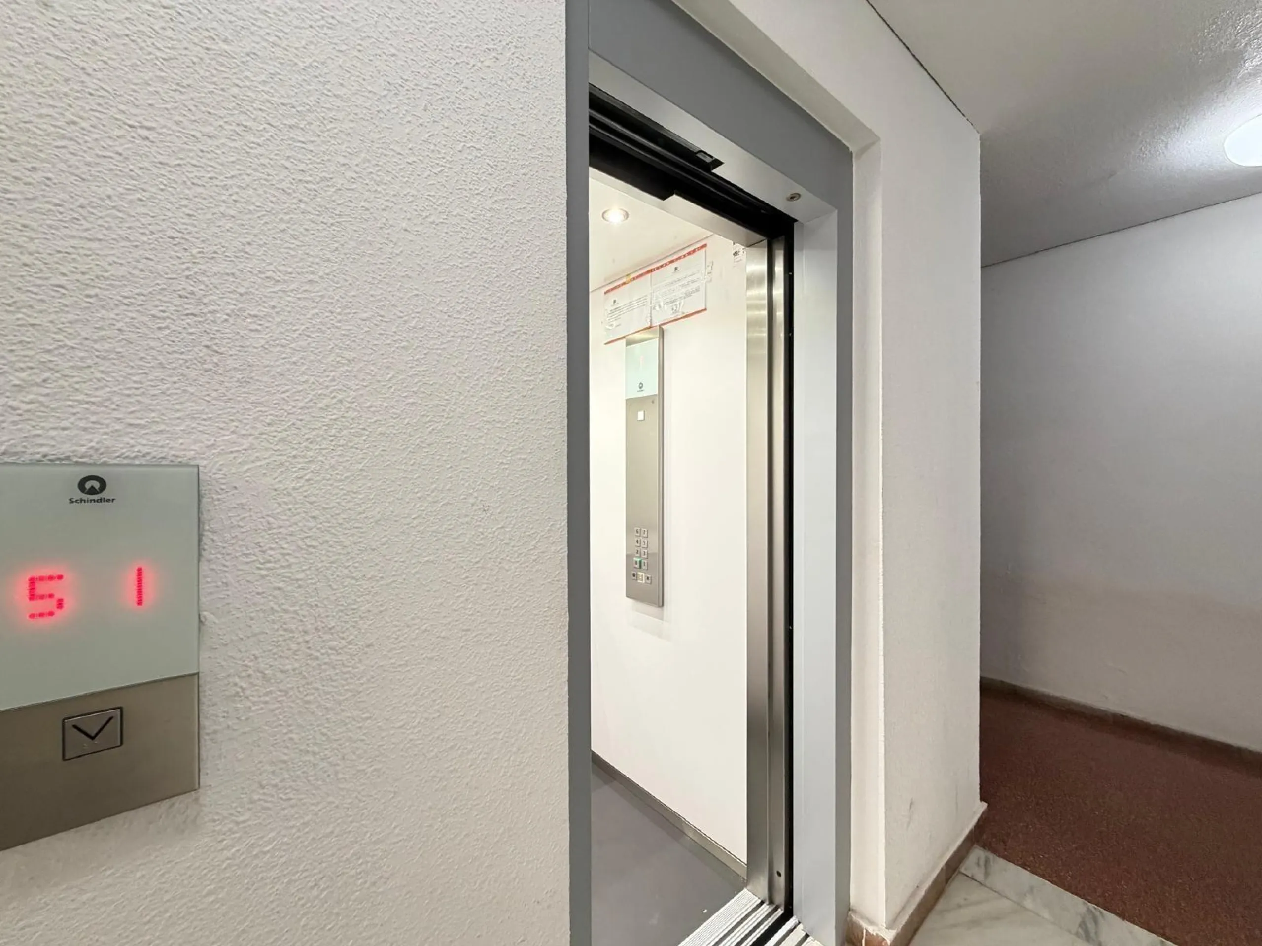 1 BEDROOM APARTMENT. 1 BATHROOM. WITH SIDE SEA VIEWS AND 200 METERS FROM LOS LOCOS BEACH. BUILT AREA 52 M2.
