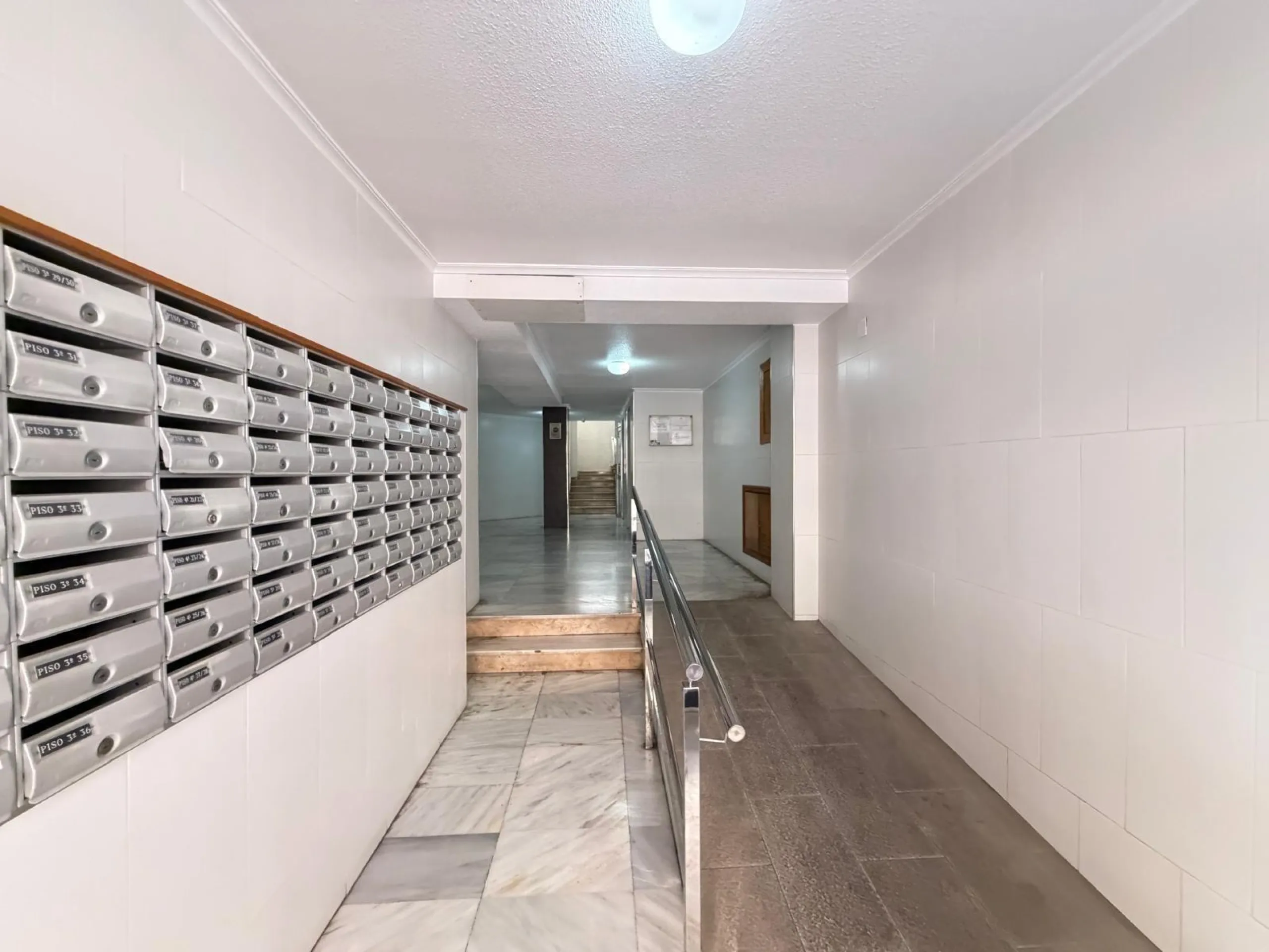 1 BEDROOM APARTMENT. 1 BATHROOM. WITH SIDE SEA VIEWS AND 200 METERS FROM LOS LOCOS BEACH. BUILT AREA 52 M2.