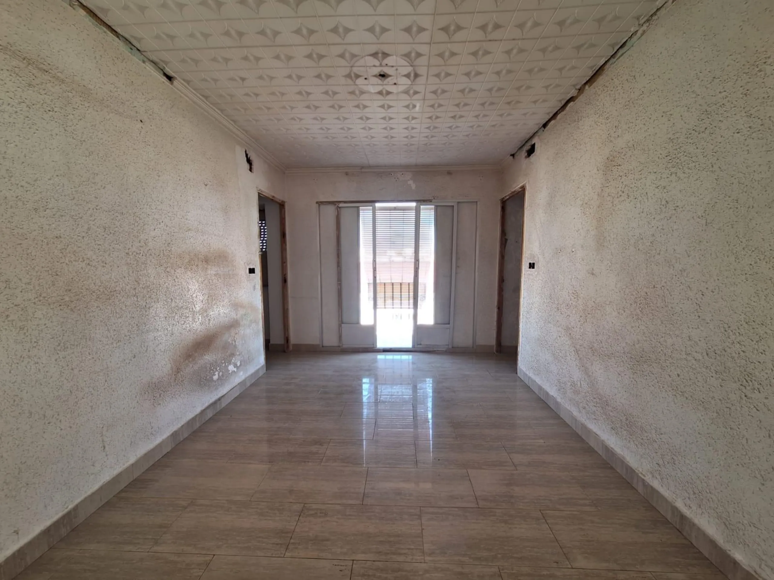 APARTMENT FOR RENOVATION TO YOUR TASTE 3 ROOMS 3rd FLOOR