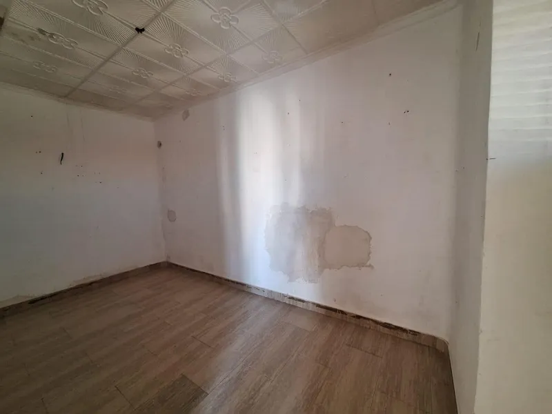 APARTMENT FOR RENOVATION TO YOUR TASTE 3 ROOMS 3rd FLOOR