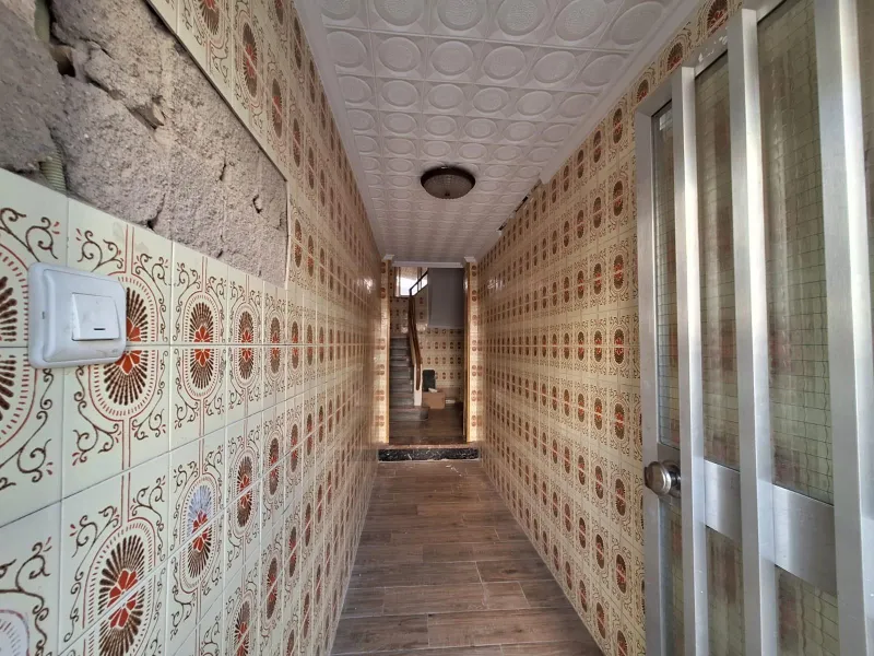 APARTMENT FOR RENOVATION TO YOUR TASTE 3 ROOMS 3rd FLOOR