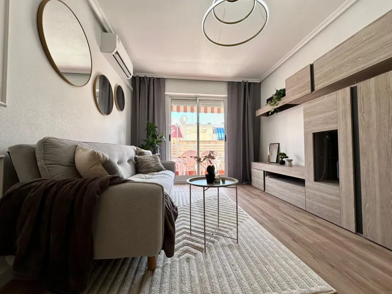 Fully renovated apartment in a gated community 400 meters from Playa de Los Locos