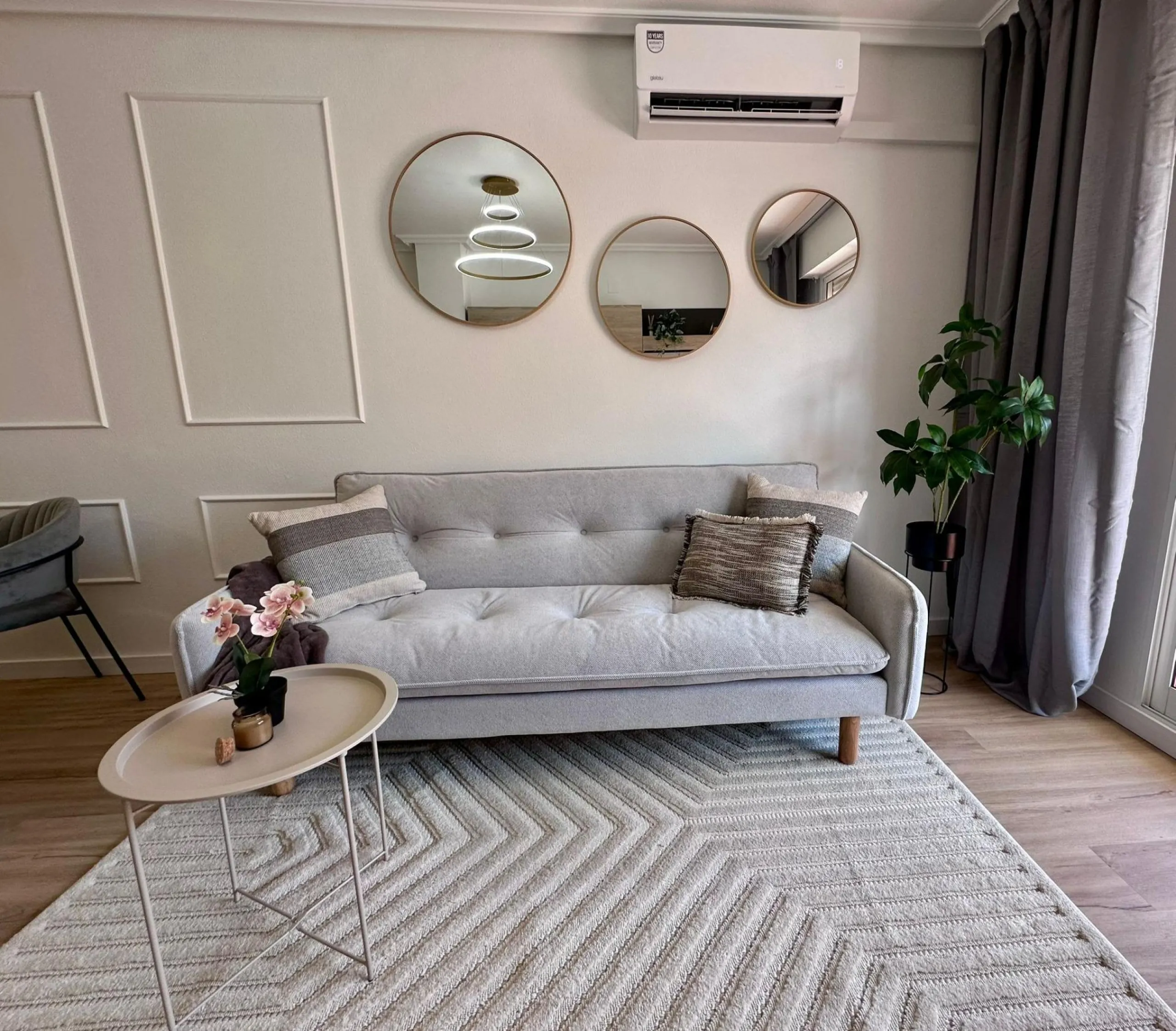Fully renovated apartment in a gated community 400 meters from Playa de Los Locos
