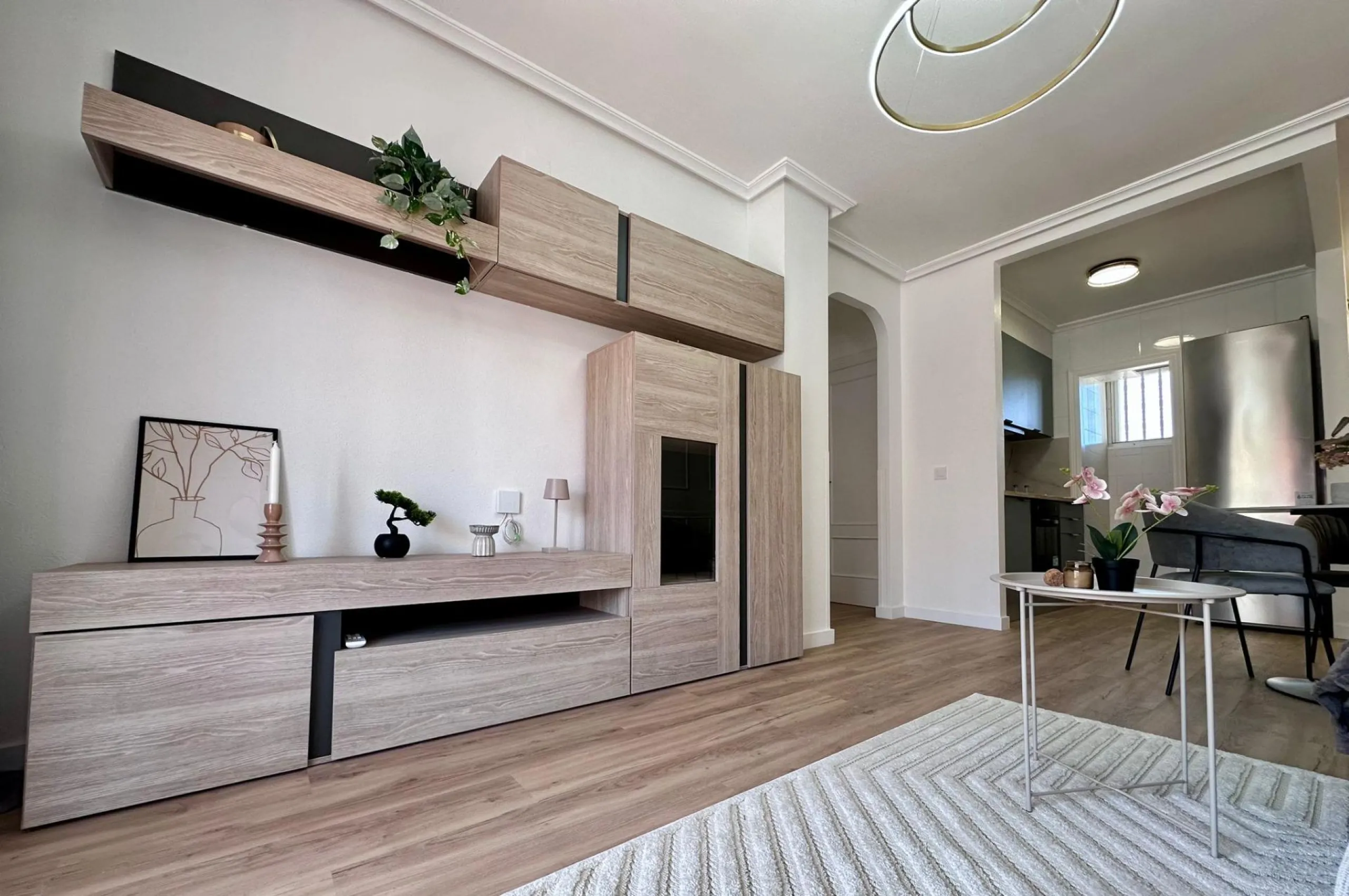 Fully renovated apartment in a gated community 400 meters from Playa de Los Locos