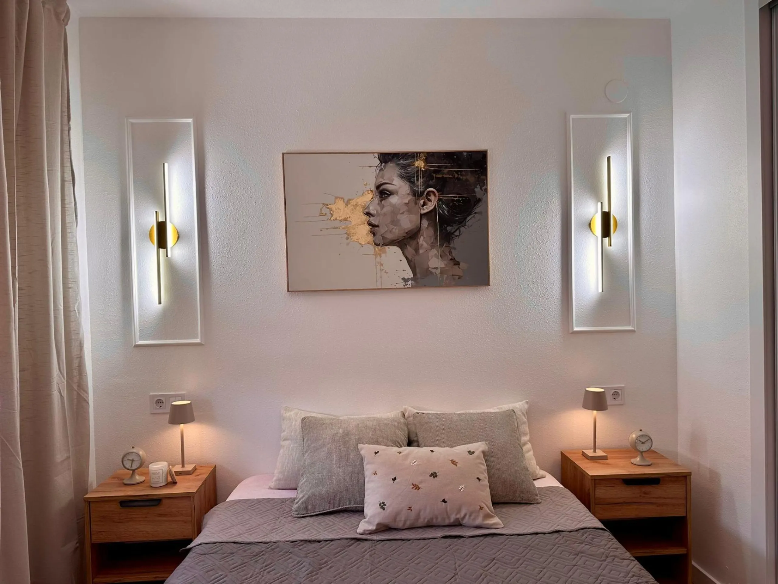 Fully renovated apartment in a gated community 400 meters from Playa de Los Locos