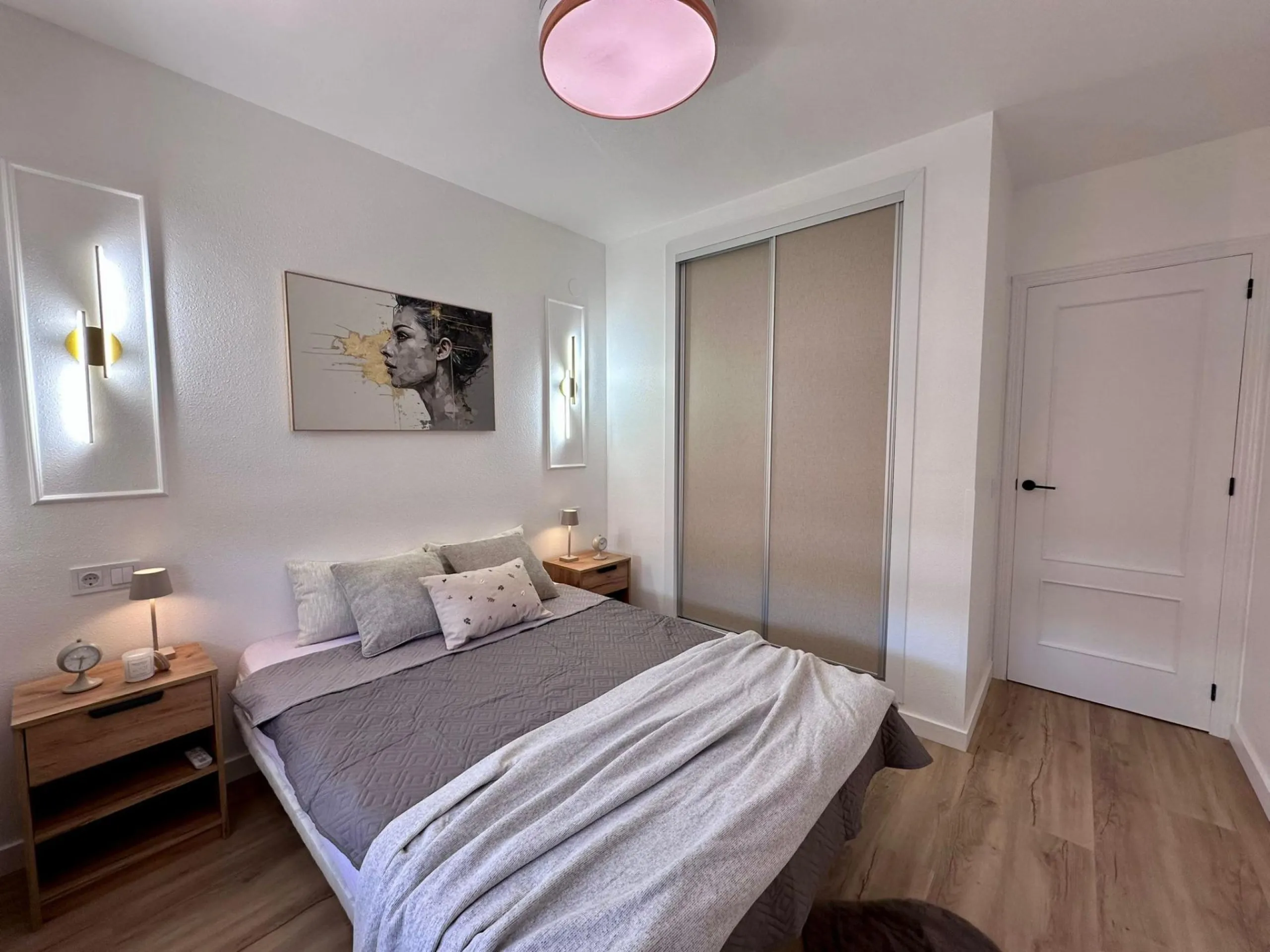 Fully renovated apartment in a gated community 400 meters from Playa de Los Locos