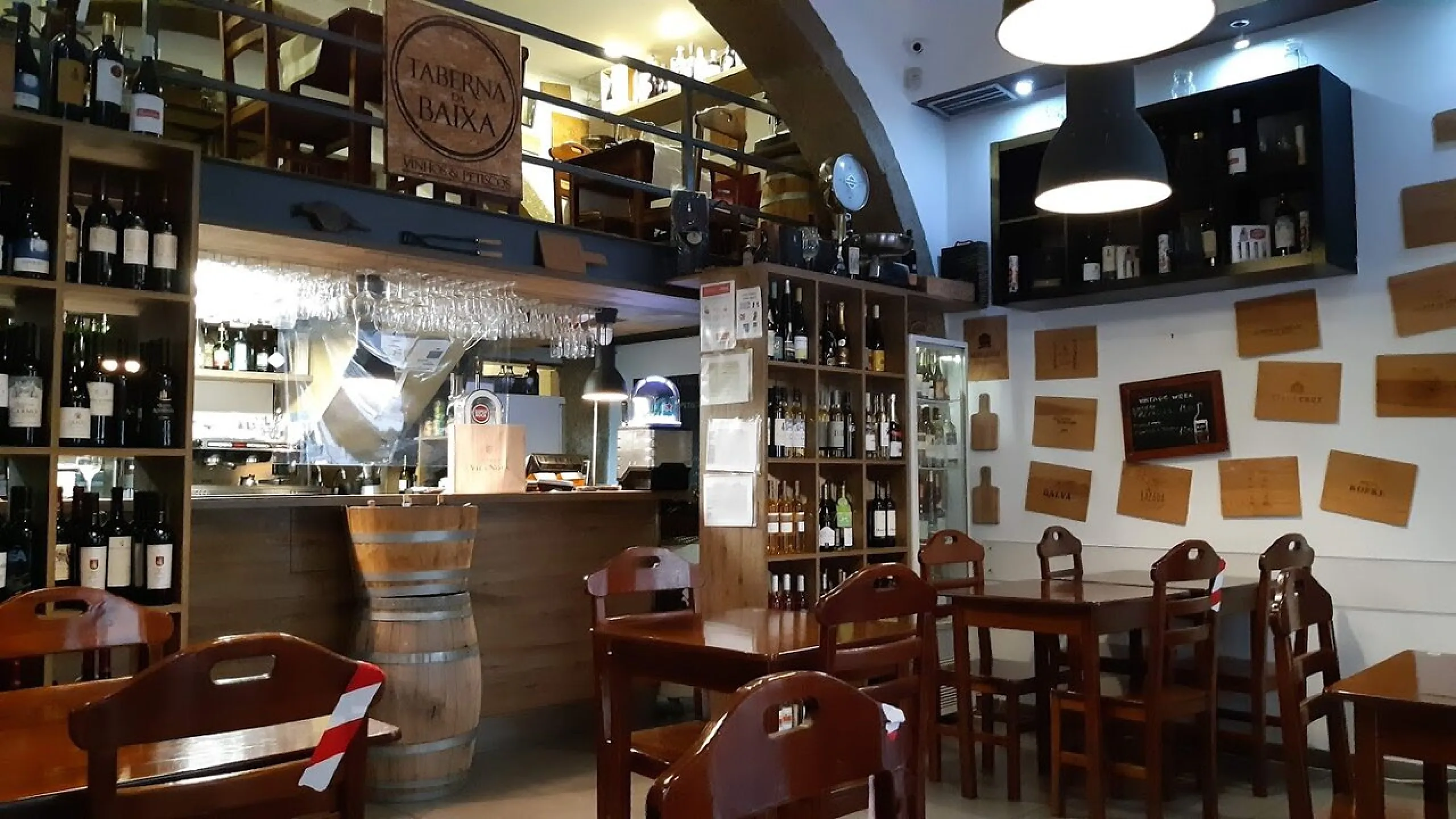 Leased Retail Unit with Attractive Returns in Barcelona