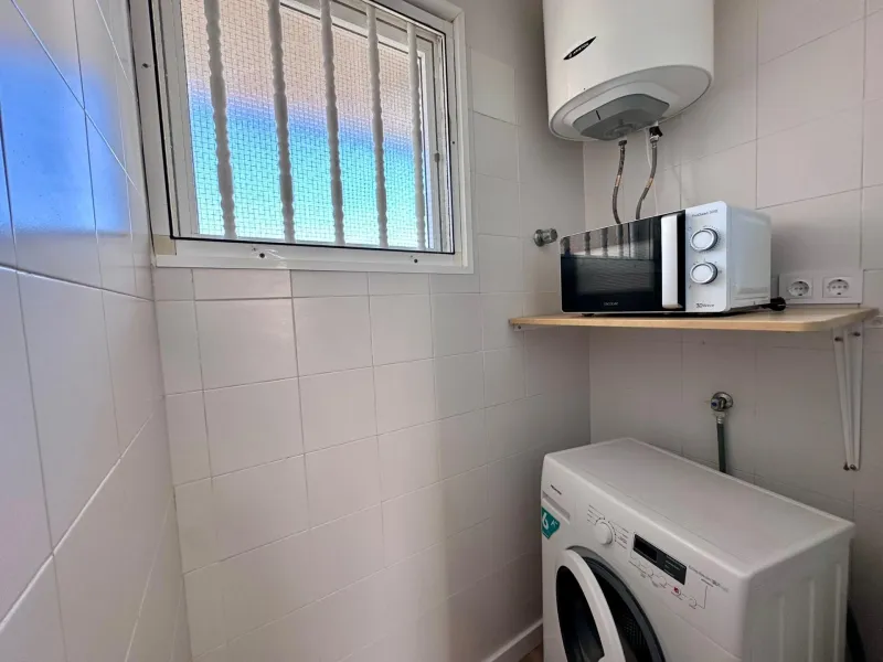 Fully renovated apartment in a gated community 400 meters from Playa de Los Locos