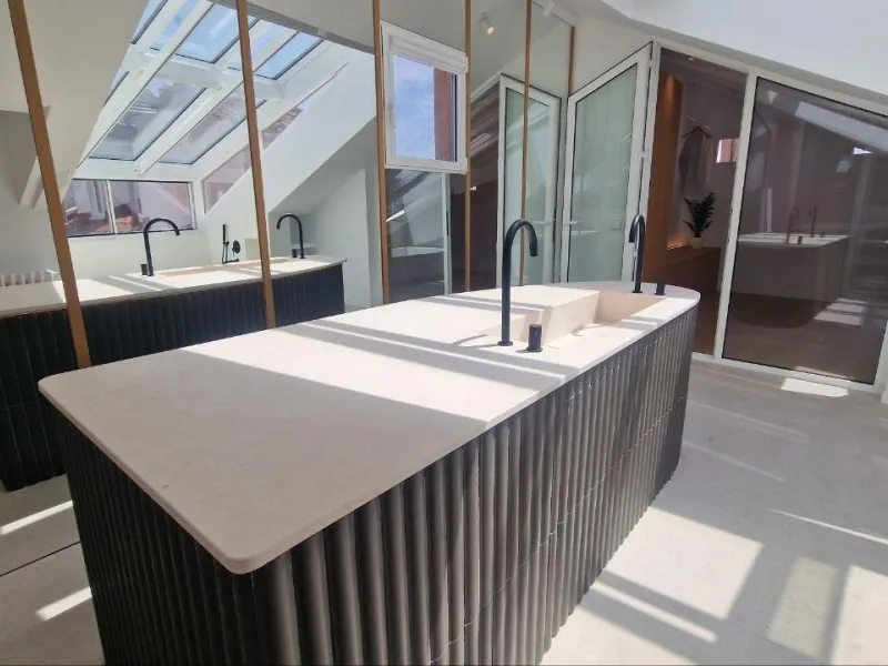 Penthouse with designer renovation and two terraces, in a historic building in the Palacio neighborhood.