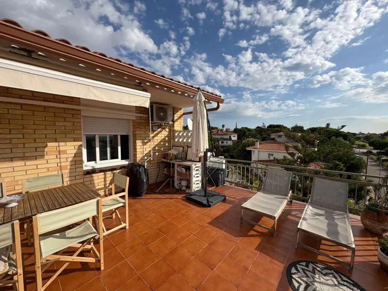 Renovated Penthouse with a Large Terrace and Sea Views – El Romaní, El Vendrell