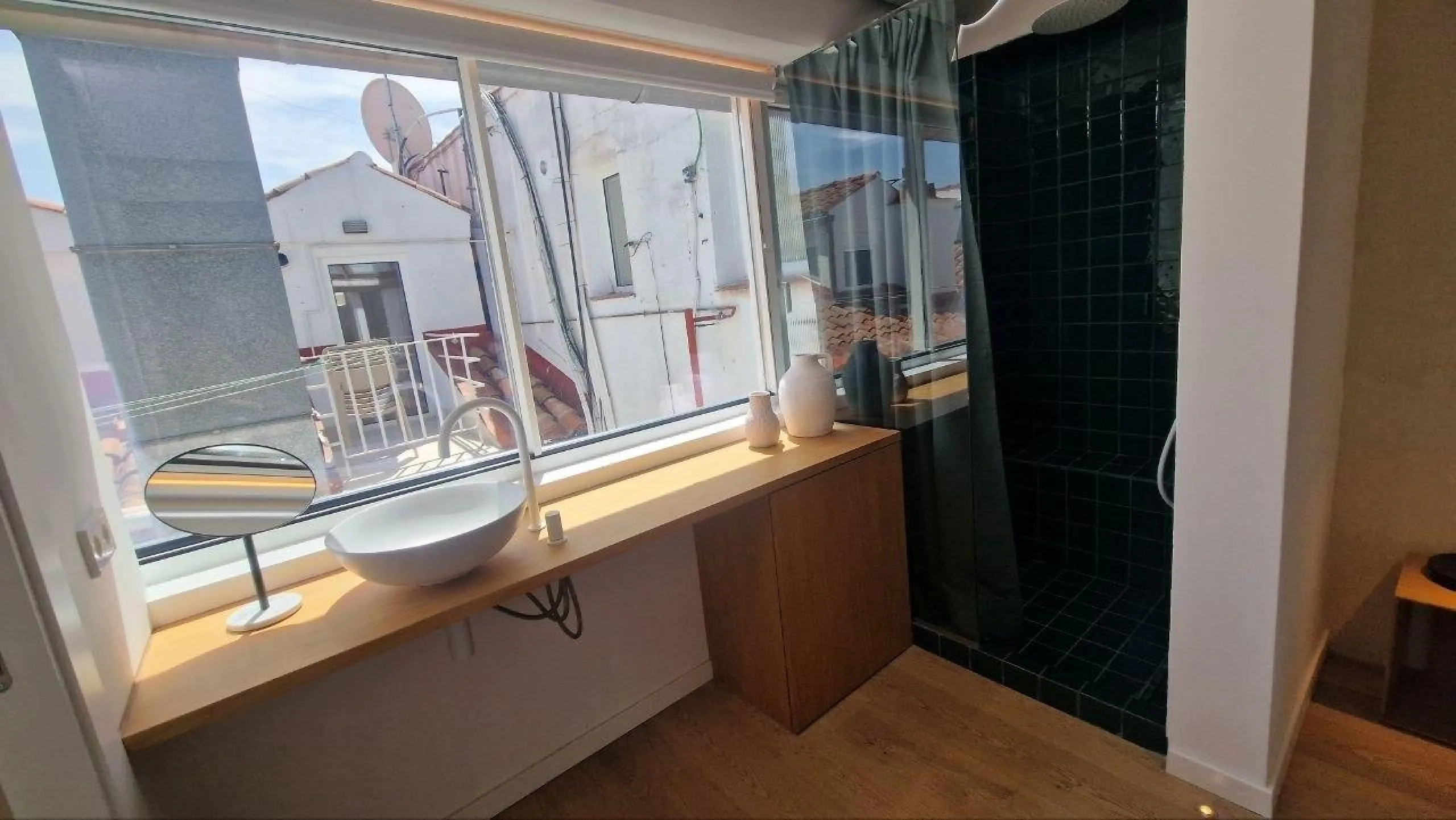 Penthouse with designer renovation and two terraces, in a historic building in the Palacio neighborhood.