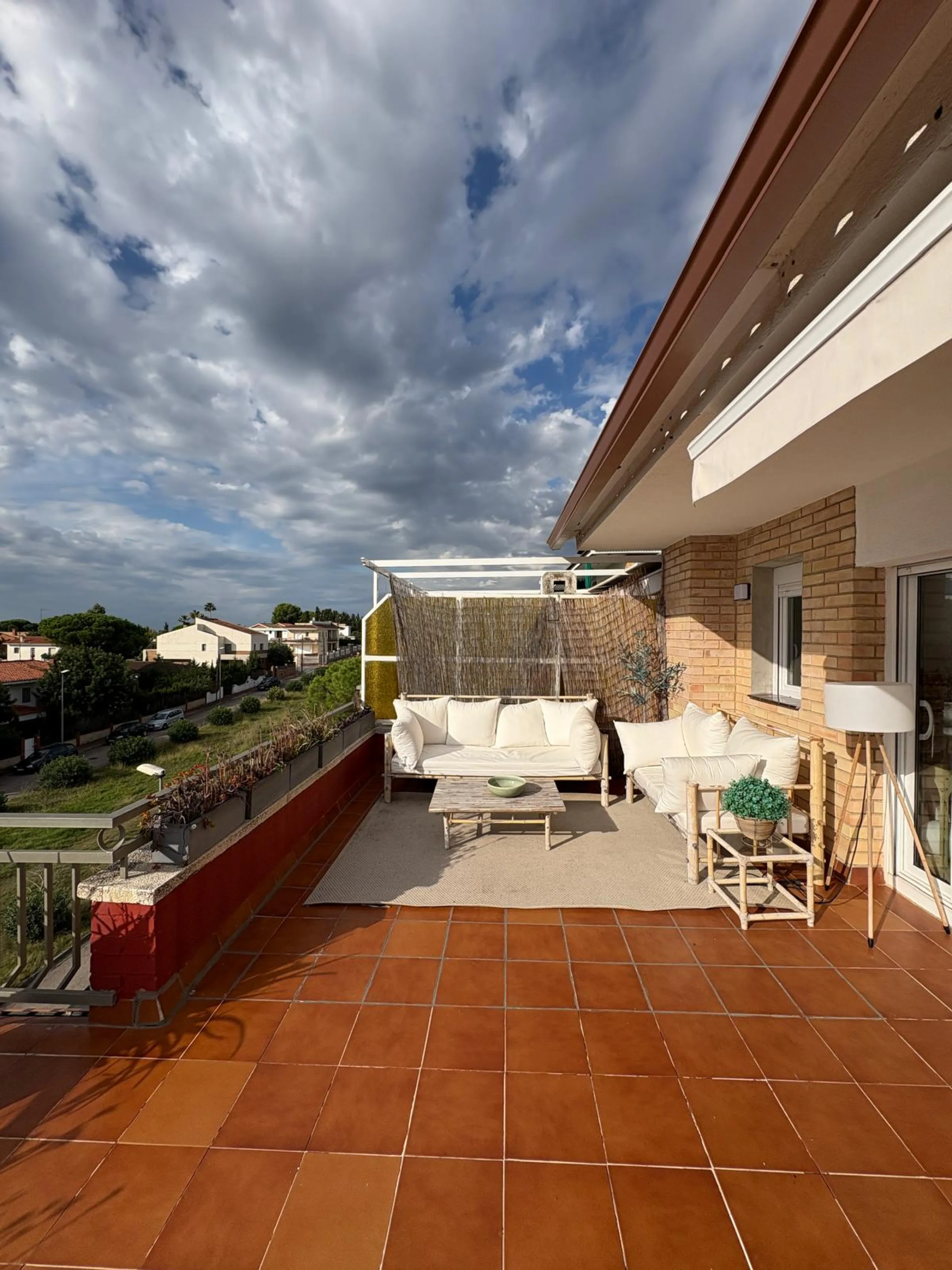 Renovated Penthouse with a Large Terrace and Sea Views – El Romaní, El Vendrell