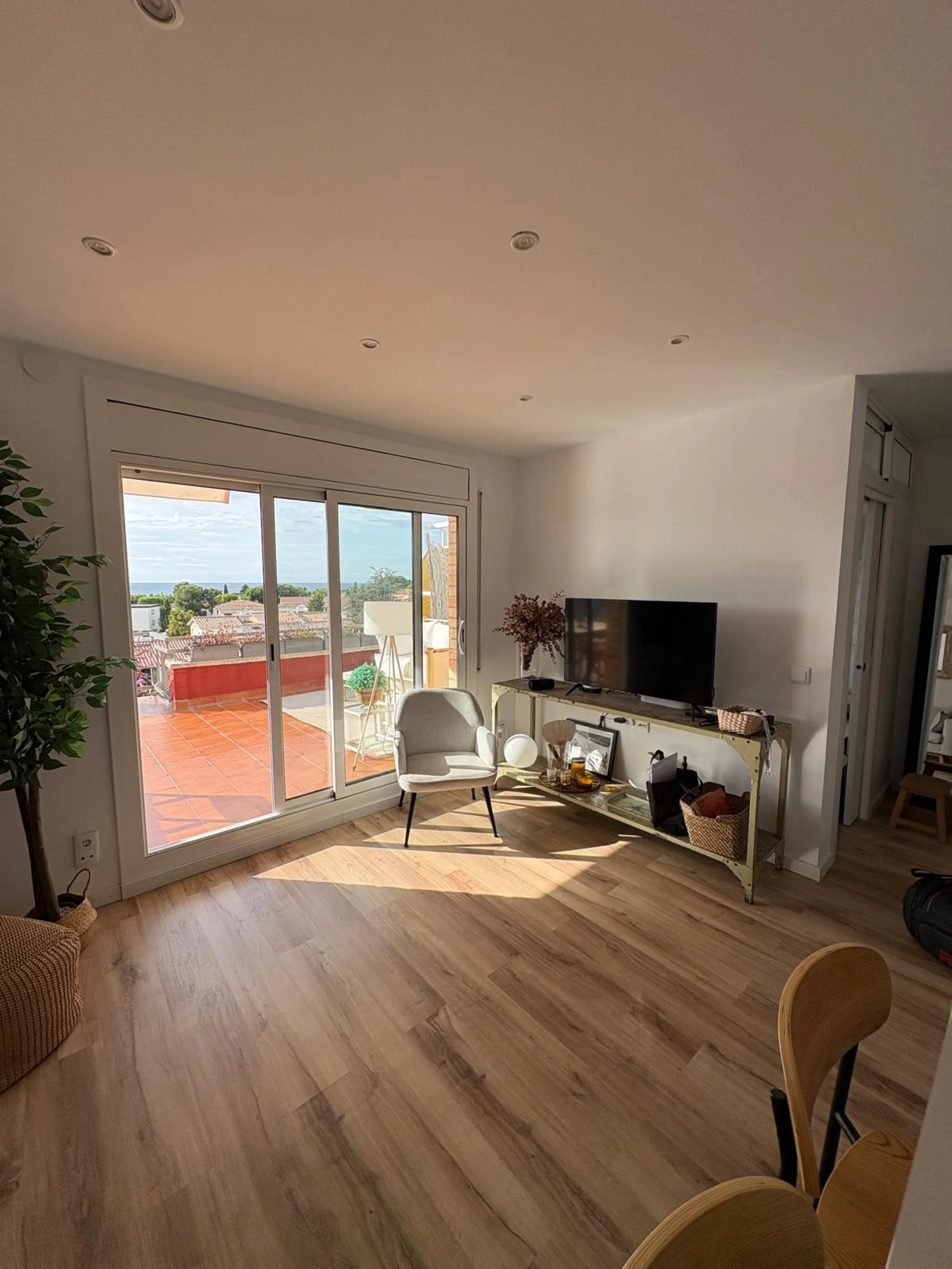 Renovated Penthouse with a Large Terrace and Sea Views – El Romaní, El Vendrell