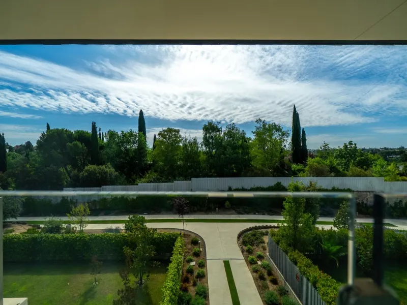 Ático Dúplex de Lujo, un Oasis de Privacidad y Luz con Increíbles Terrazas