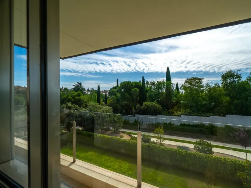 Ático Dúplex de Lujo, un Oasis de Privacidad y Luz con Increíbles Terrazas