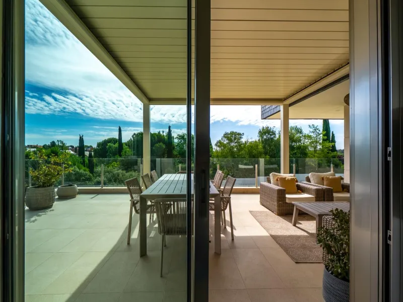 Ático Dúplex de Lujo, un Oasis de Privacidad y Luz con Increíbles Terrazas