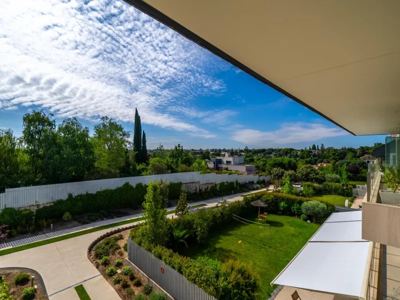 Ático Dúplex de Lujo, un Oasis de Privacidad y Luz con Increíbles Terrazas
