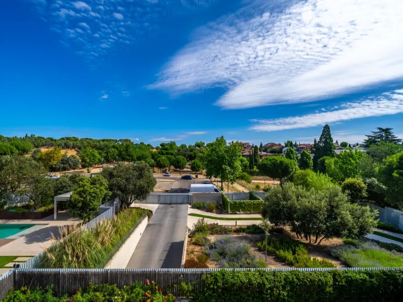 Ático Dúplex de Lujo, un Oasis de Privacidad y Luz con Increíbles Terrazas