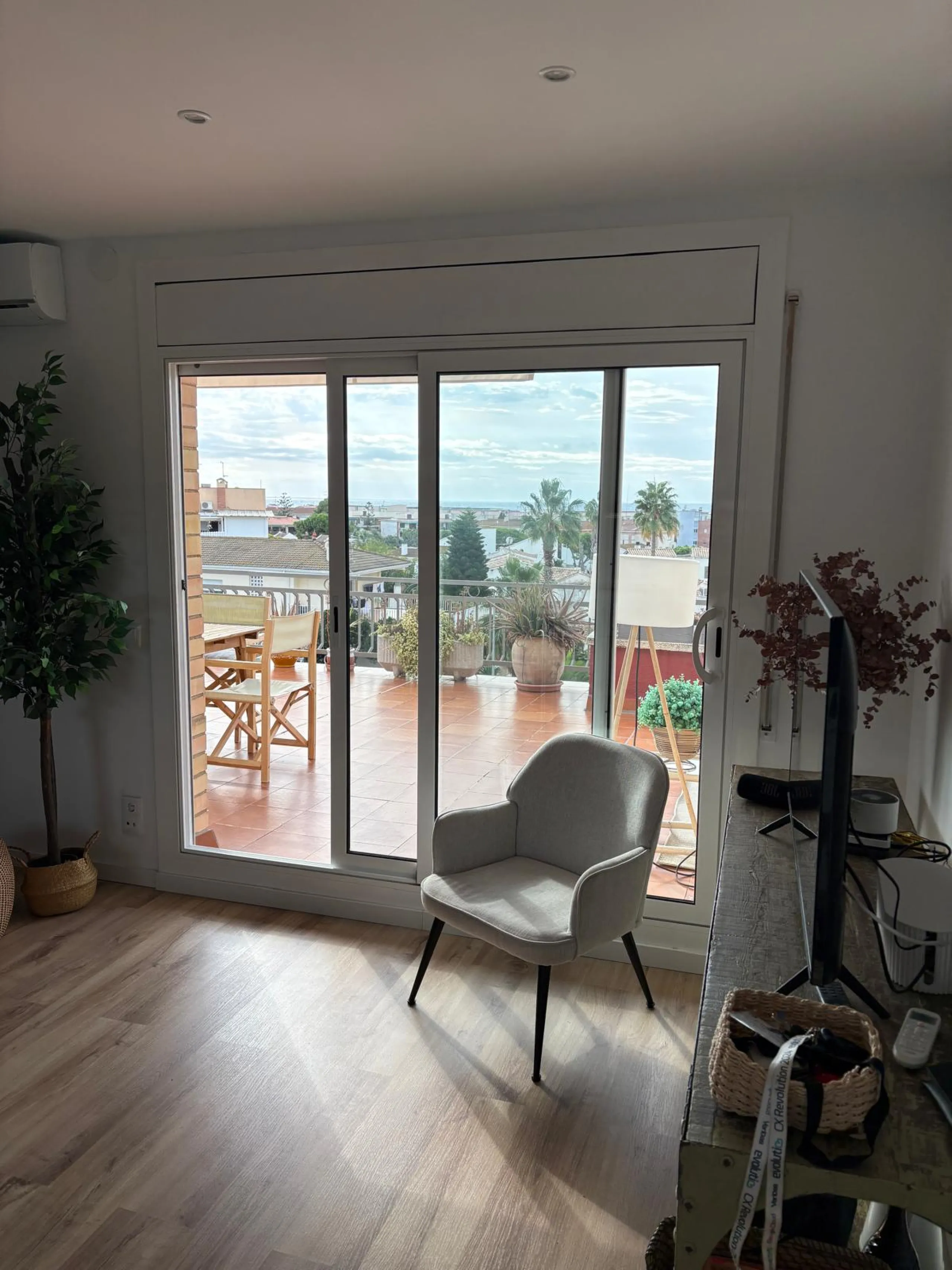 Renovated Penthouse with a Large Terrace and Sea Views – El Romaní, El Vendrell