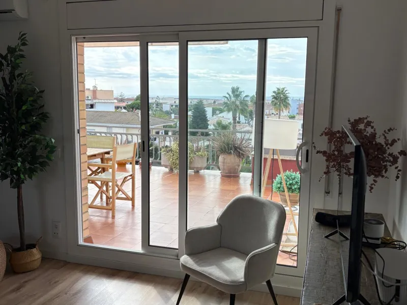 Renovated Penthouse with a Large Terrace and Sea Views – El Romaní, El Vendrell