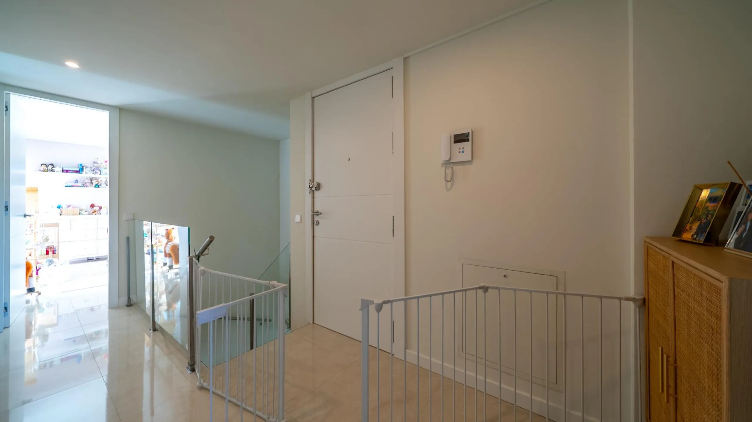 Ático Dúplex de Lujo, un Oasis de Privacidad y Luz con Increíbles Terrazas