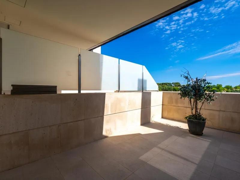 Ático Dúplex de Lujo, un Oasis de Privacidad y Luz con Increíbles Terrazas