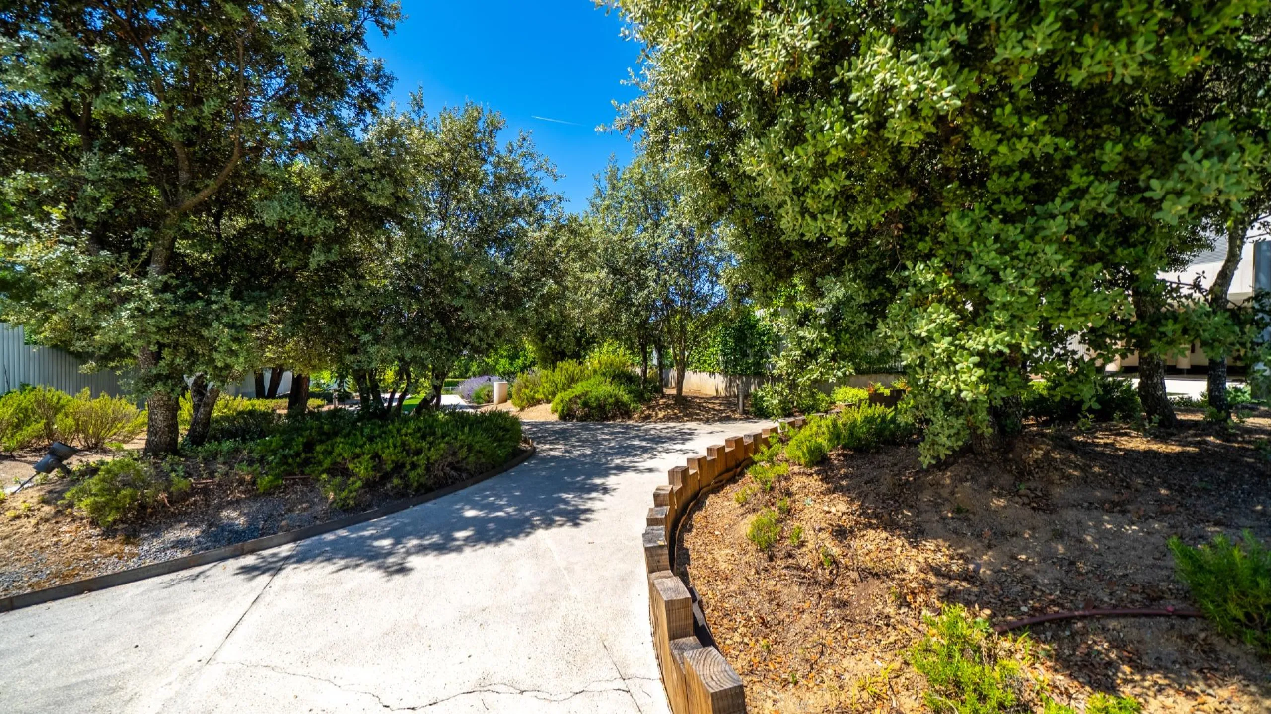 Ático Dúplex de Lujo, un Oasis de Privacidad y Luz con Increíbles Terrazas