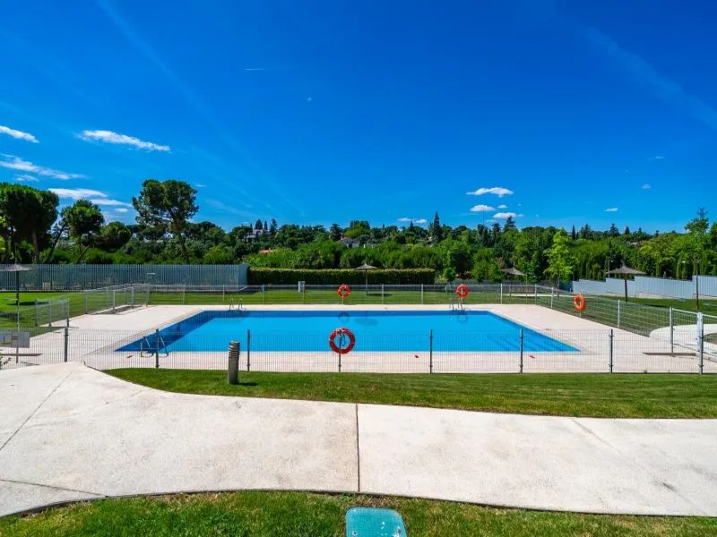 Ático Dúplex de Lujo, un Oasis de Privacidad y Luz con Increíbles Terrazas