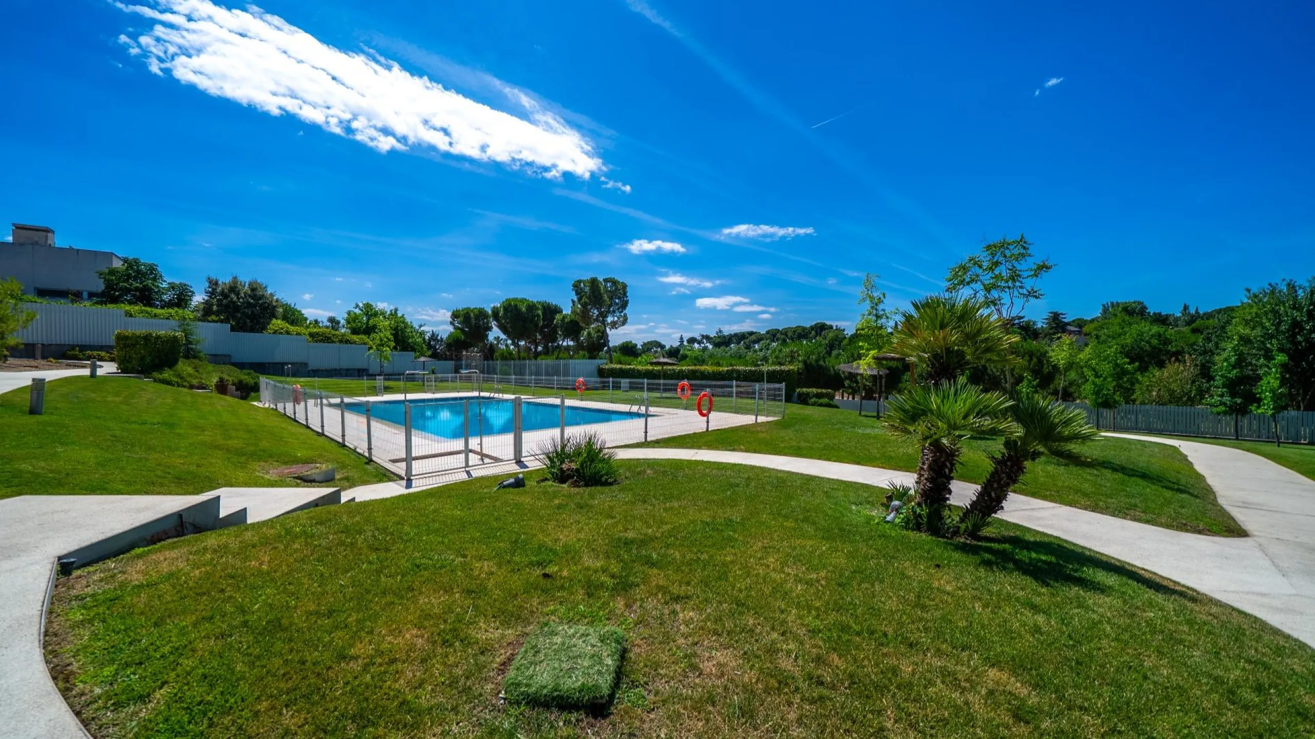 Ático Dúplex de Lujo, un Oasis de Privacidad y Luz con Increíbles Terrazas