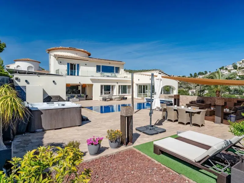 Luxury Villa with Spectacular Sea Views over El Portet