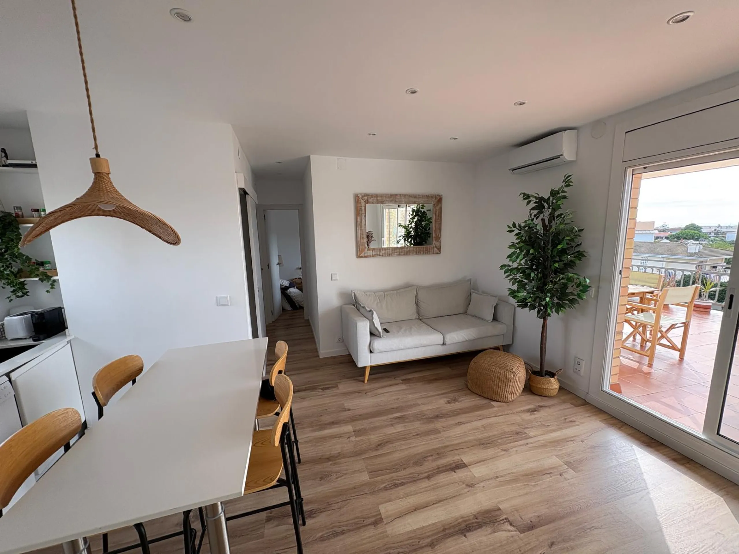 Renovated Penthouse with a Large Terrace and Sea Views – El Romaní, El Vendrell