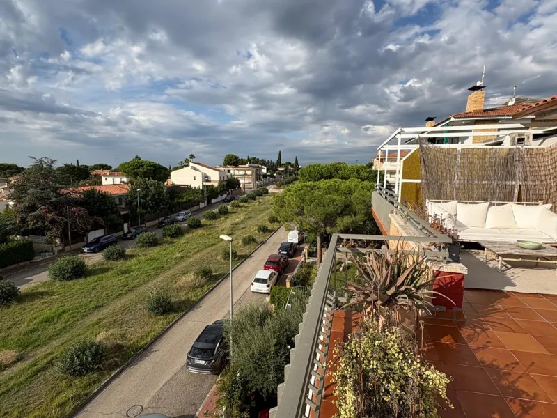 Renovated Penthouse with a Large Terrace and Sea Views – El Romaní, El Vendrell