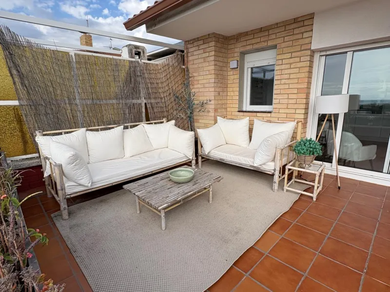 Renovated Penthouse with a Large Terrace and Sea Views – El Romaní, El Vendrell