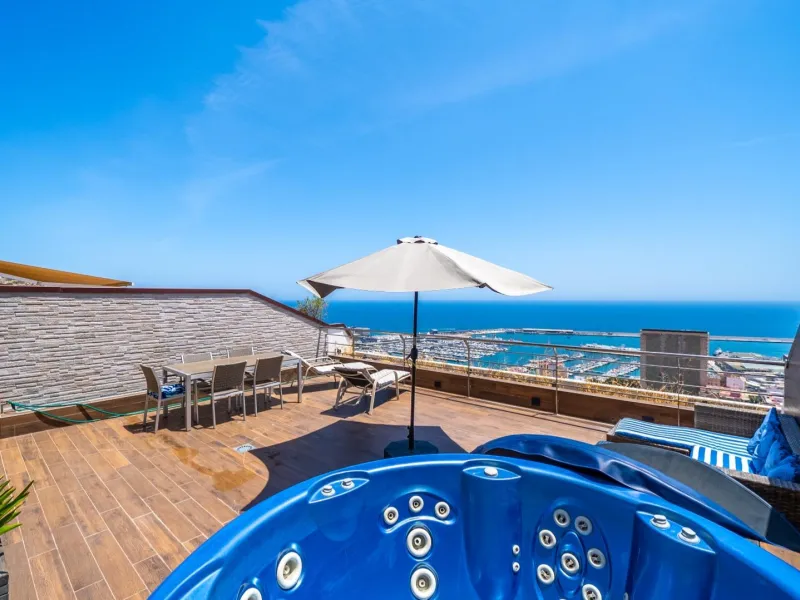 THE MOST EXCLUSIVE PENTHOUSE IN ALICANTE WITH TOURIST LICENSE | 31st Floor · 55 m² Terrace with Jacuzzi · 360° Views of the Mediterranean