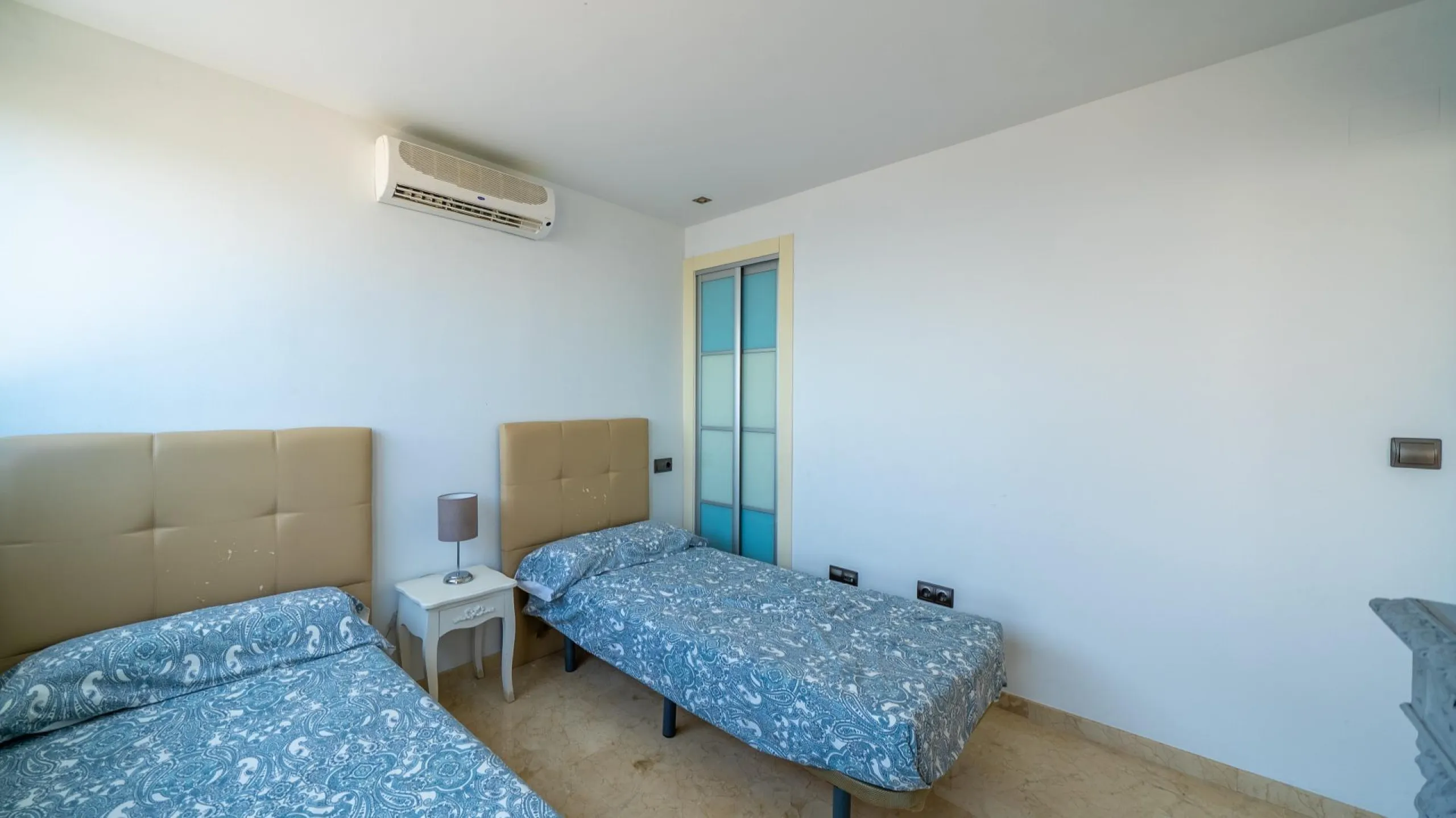 THE MOST EXCLUSIVE PENTHOUSE IN ALICANTE WITH TOURIST LICENSE | 31st Floor · 55 m² Terrace with Jacuzzi · 360° Views of the Mediterranean